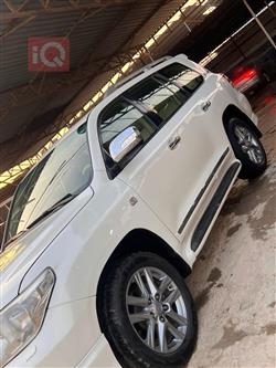 تۆیۆتا لاند کروزەر